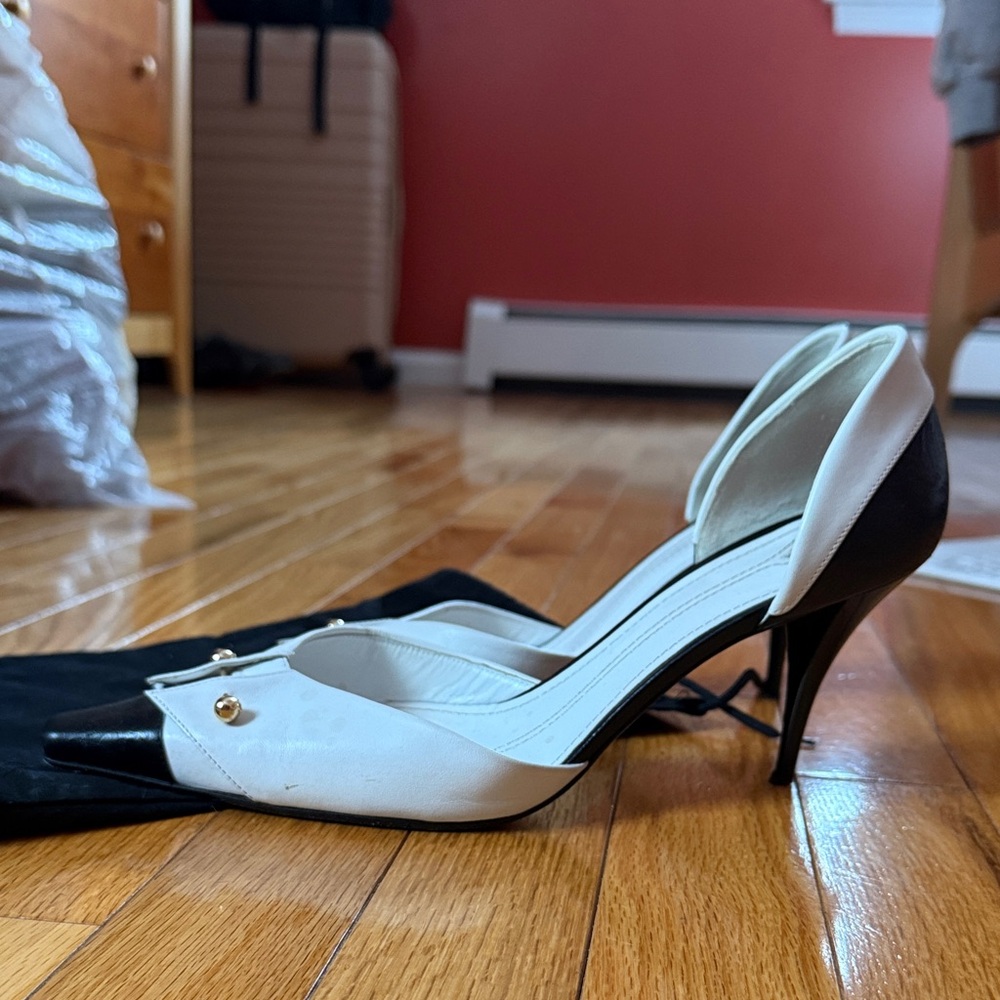CHANEL Tuxedo Kitten Heels - Picture 3 of 6